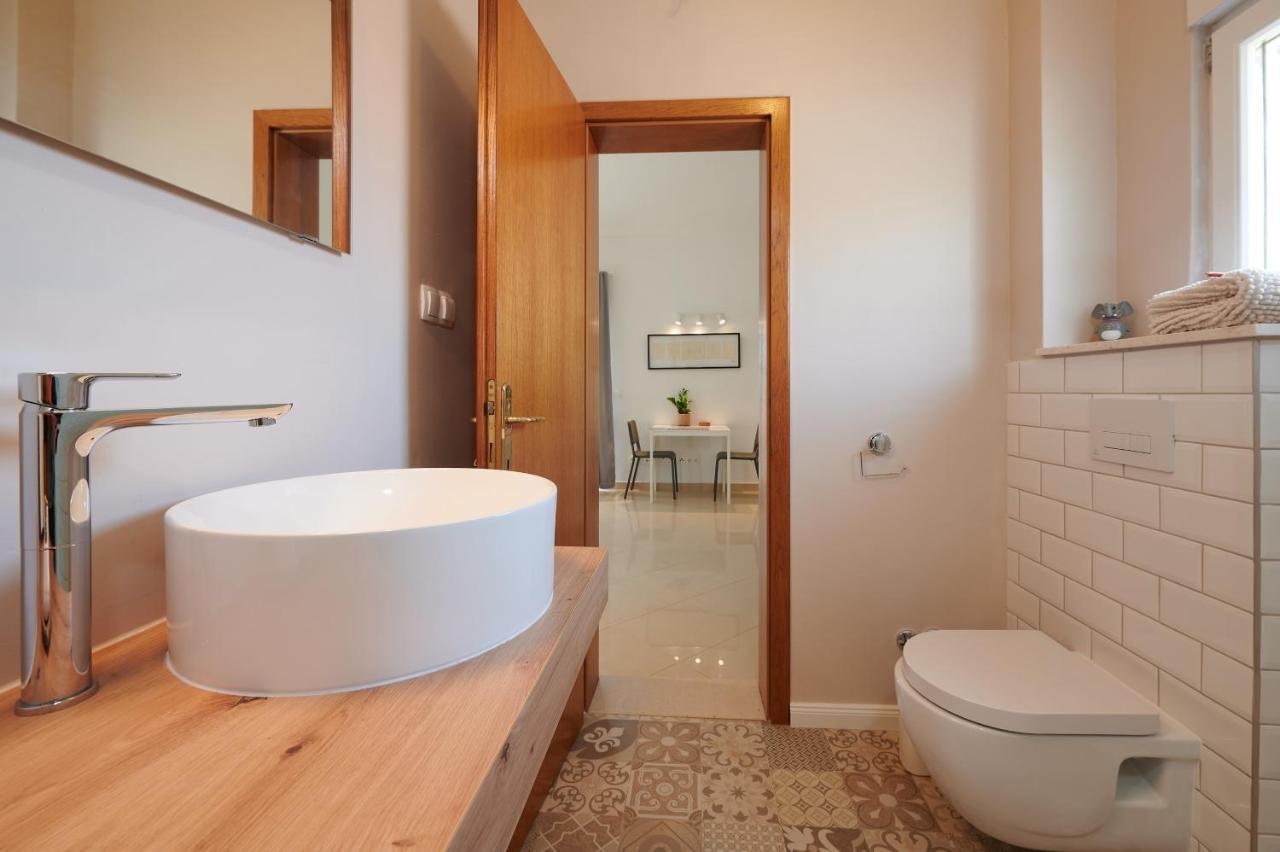 T&T Sea View Apartments Trogir Exterior photo
