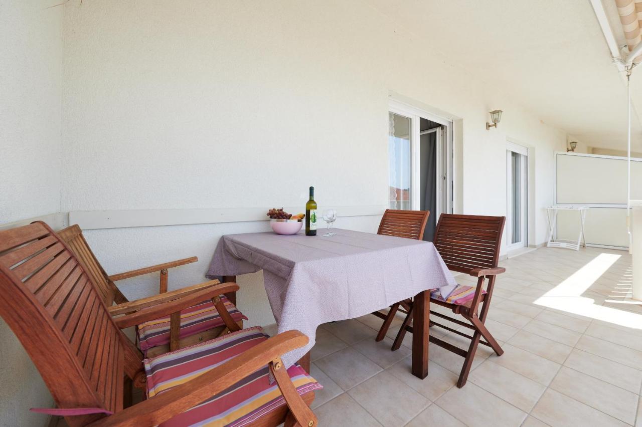 T&T Sea View Apartments Trogir Exterior photo