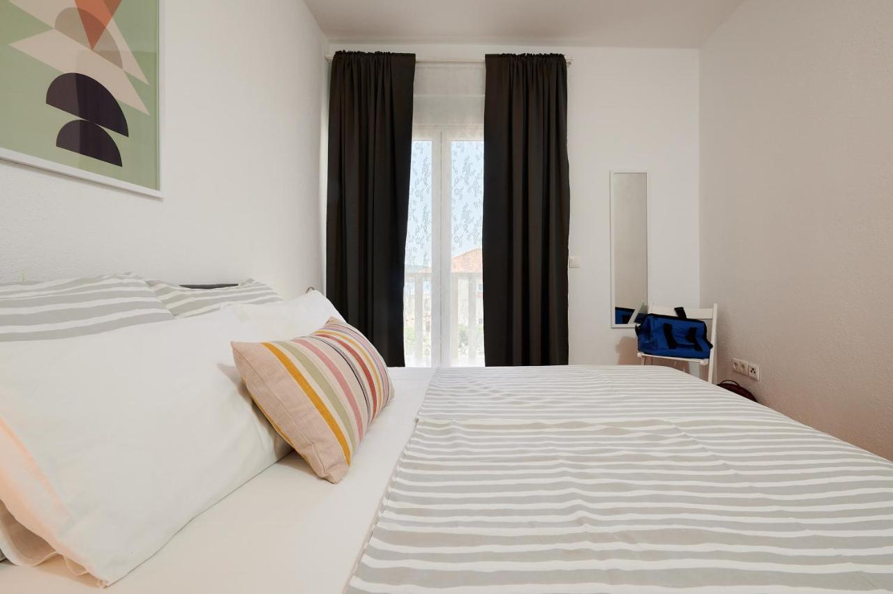 T&T Sea View Apartments Trogir Exterior photo
