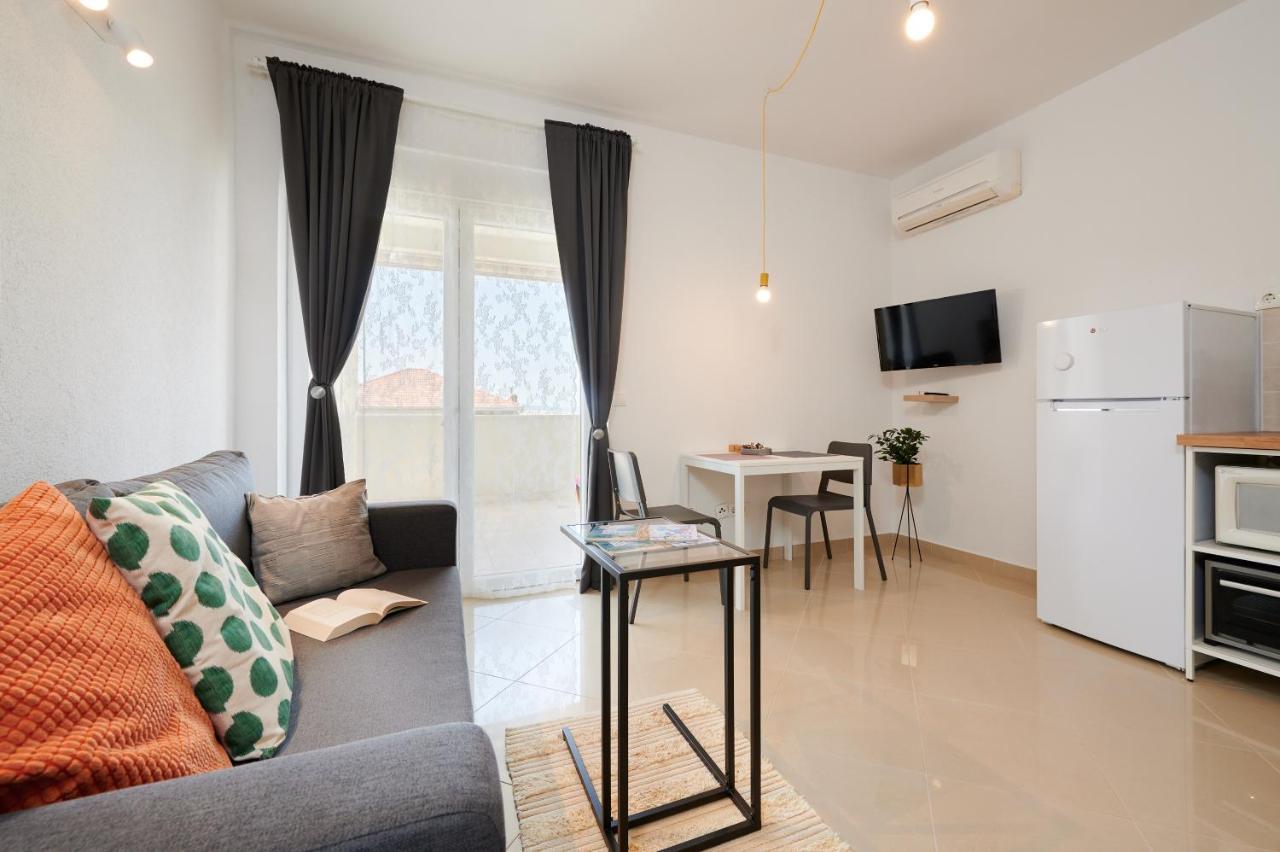 T&T Sea View Apartments Trogir Exterior photo