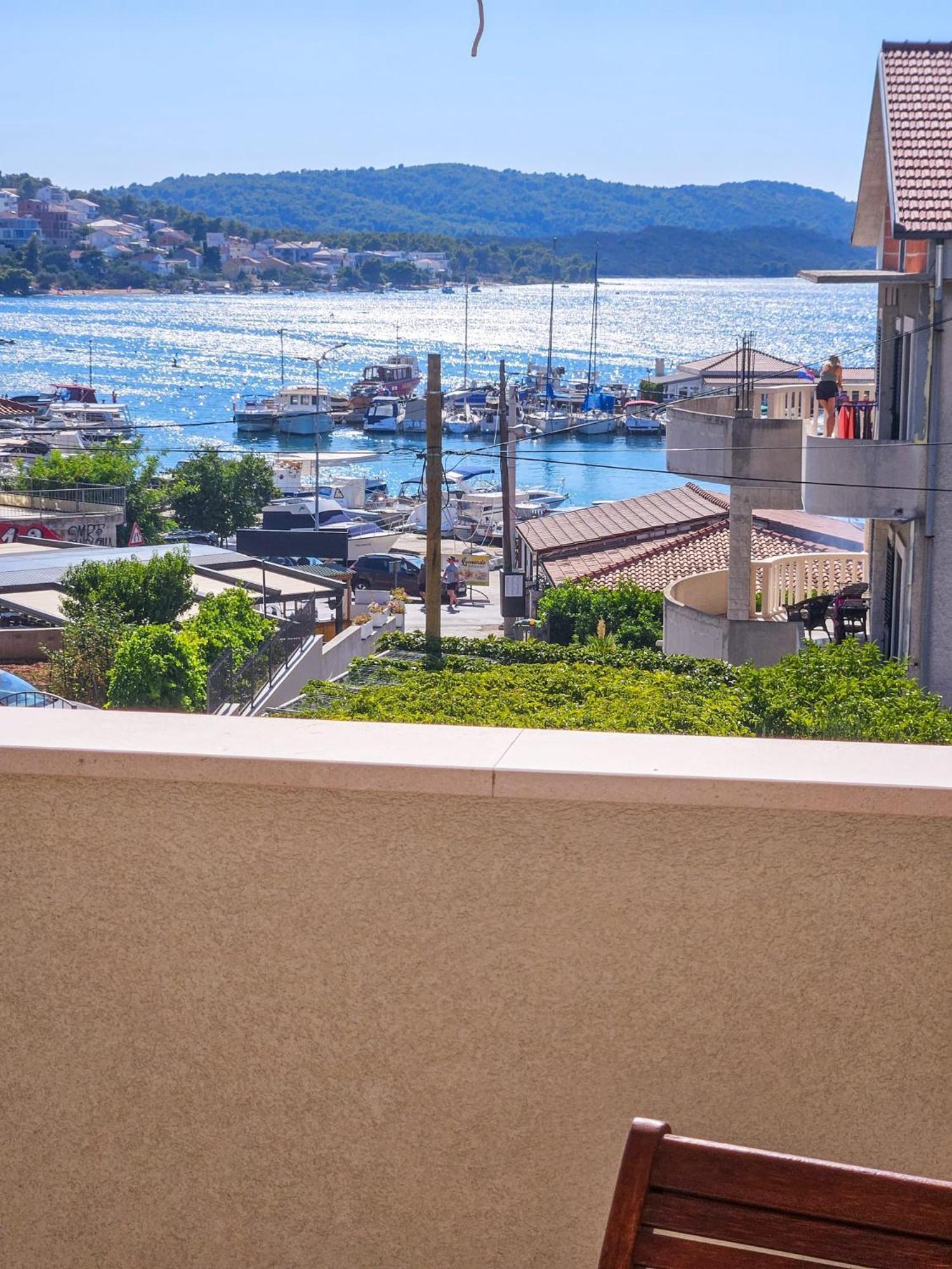 T&T Sea View Apartments Trogir Exterior photo