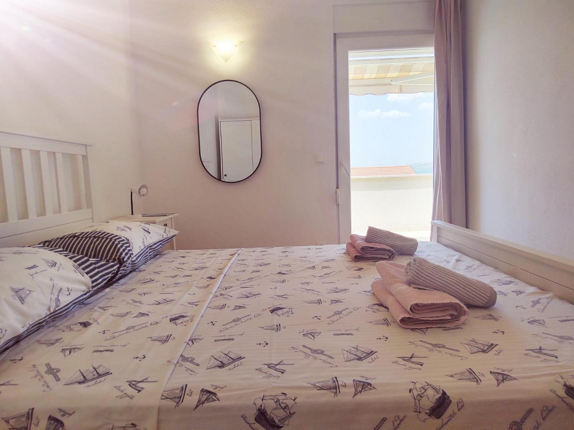 T&T Sea View Apartments Trogir Exterior photo
