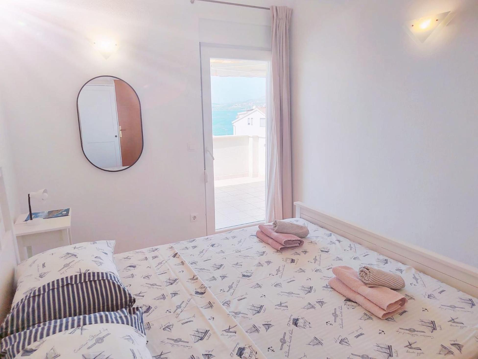 T&T Sea View Apartments Trogir Exterior photo