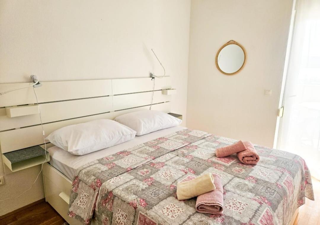 T&T Sea View Apartments Trogir Exterior photo